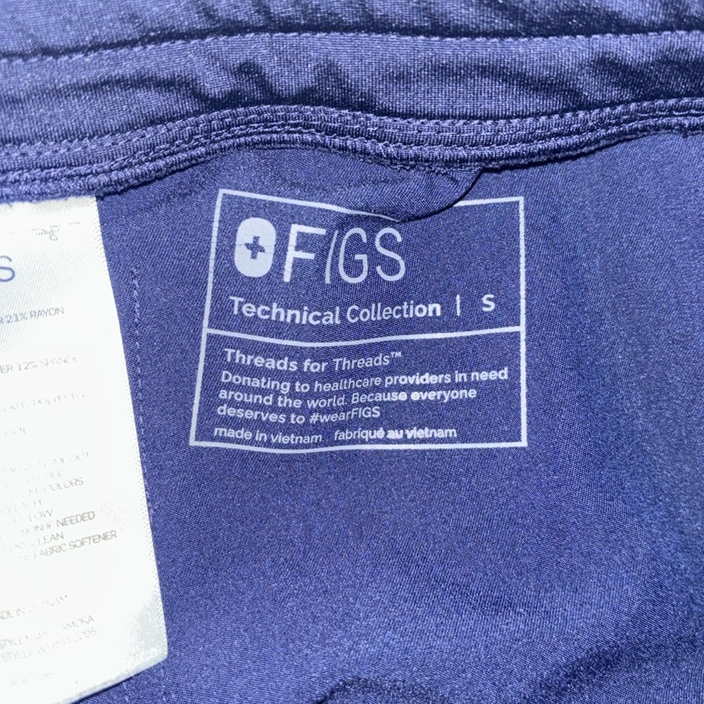 Figs jogger scrub set- small
